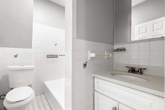 Building Photo - 3 Lawry St