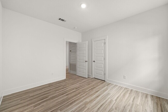 Building Photo - 127 Holley Grv Ln