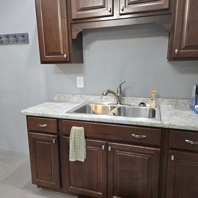 Building Photo - Flathead Lake- 2 bed, 1 bath, 2 car garage