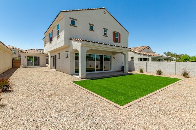 Building Photo - Gilbert Large 5 Bed 4.5 Bath Home with