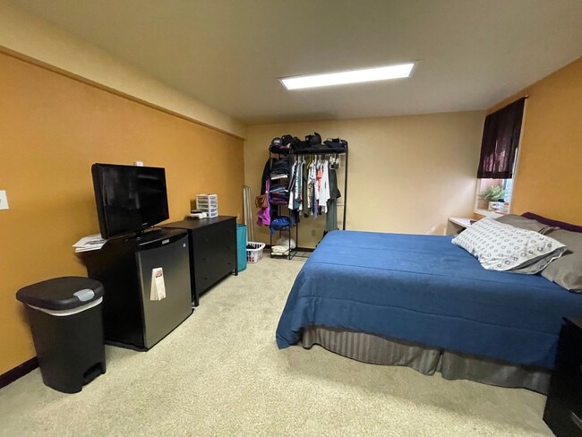 Building Photo - 3153 Eastwood Ct