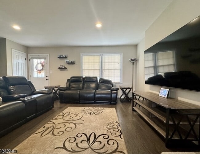 Building Photo - 2109 Jamestown Common