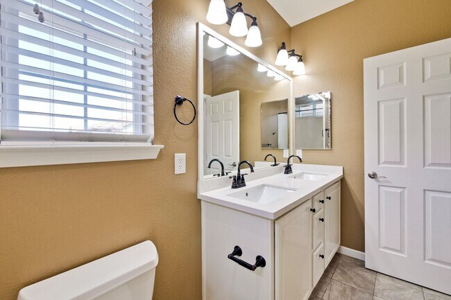 Building Photo - 309 Rayos Del Sol Dr