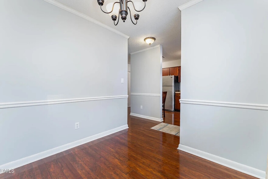 Building Photo - Room in Townhome on Sandy Creek Dr