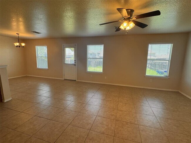 Building Photo - 12840 St Mary Dr