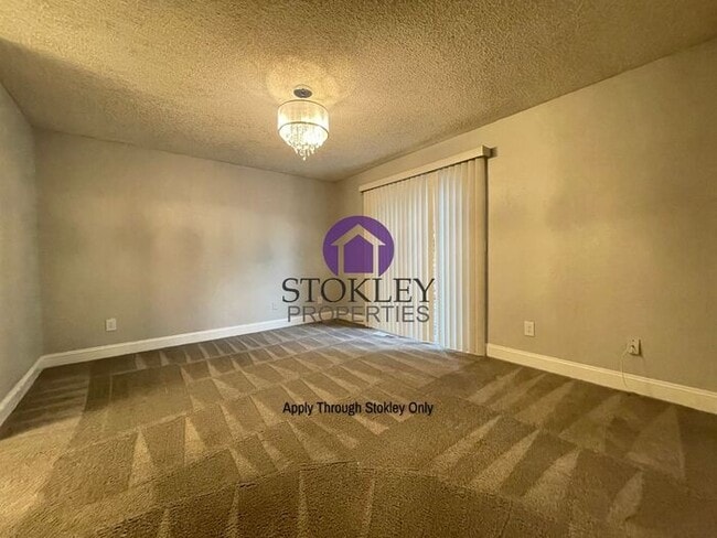 Building Photo - 461 Camelback Rd