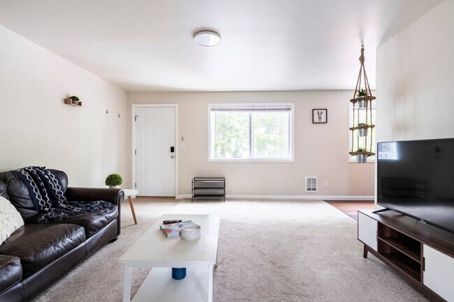 Building Photo - 18255 73rd Ave NE