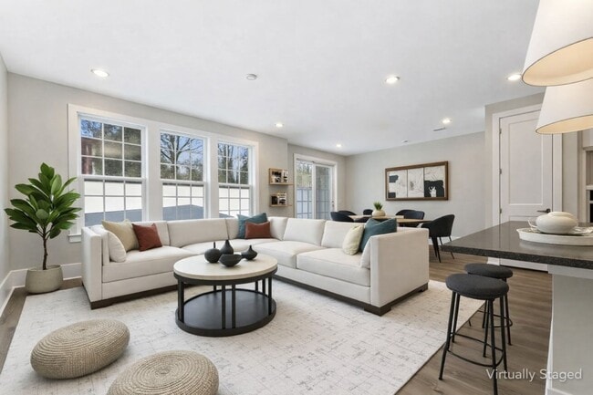 Building Photo - 175 Jasmine Dr