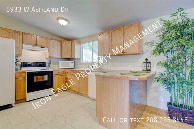 Building Photo - 6933 W Ashland Dr