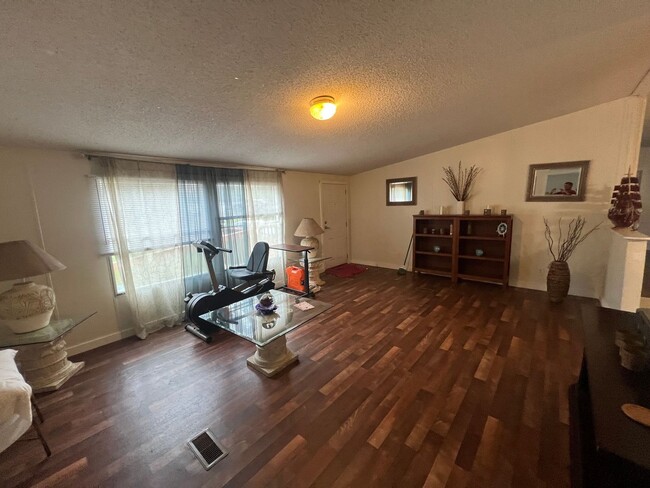 Building Photo - AVAILABLE LATE-FEBRUARY 2026! (Pet Friendly)