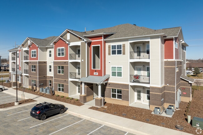 Building Photo - White Pines