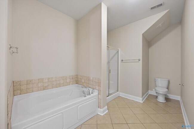 Building Photo - 120 Park Square Ln