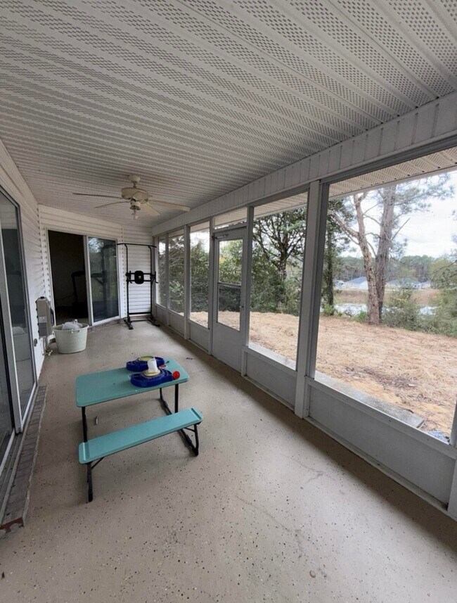 Building Photo - 2800 Pinnacle Point Dr