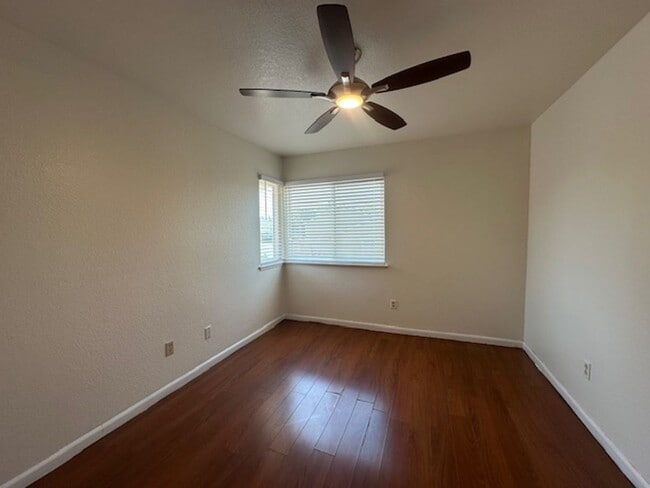 Building Photo - Spacious 5-Bedroom Home with Modern Amenit...