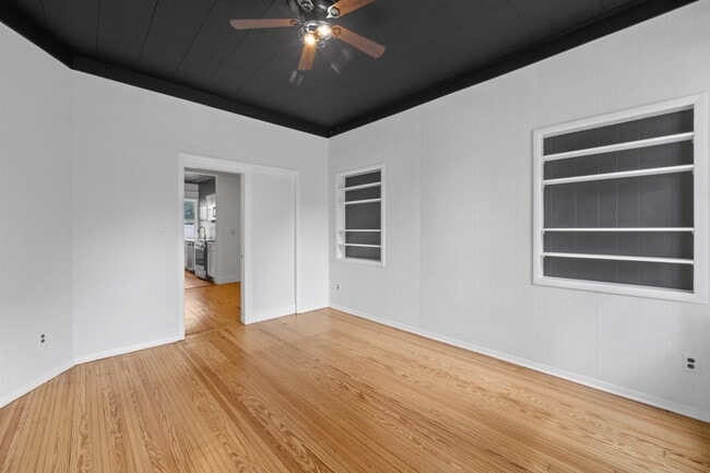 Building Photo - 342 Bramhall Ave