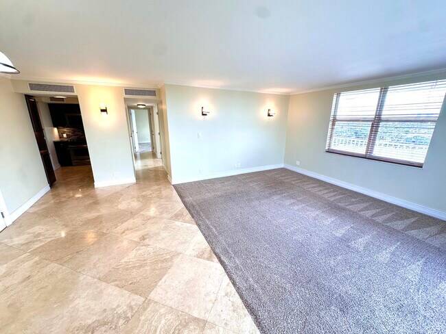 Building Photo - 1 Las Olas Cir