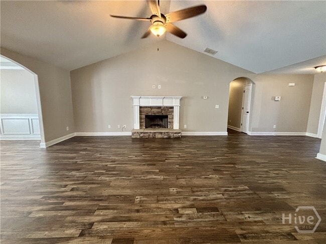 Building Photo - 140 Rolling Oaks Ln