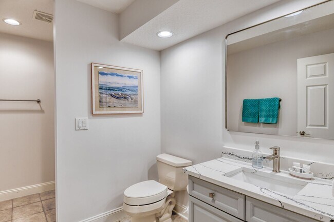 Building Photo - Luxury 3-bedroom - 4 bath with garage