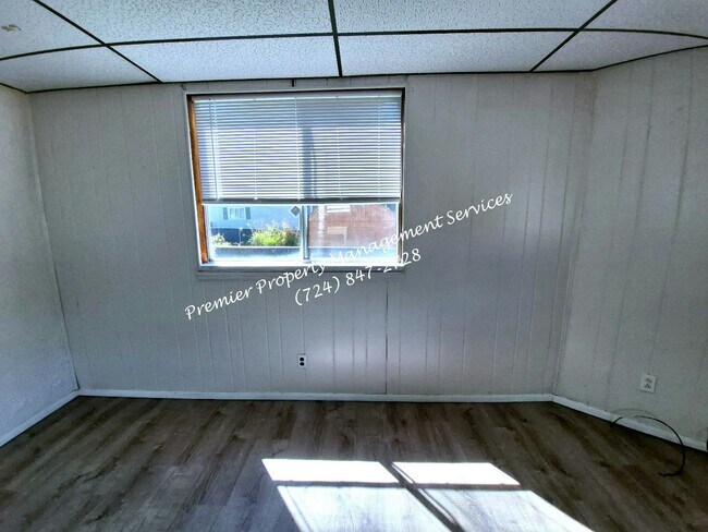 Building Photo - 1613 4th Ave