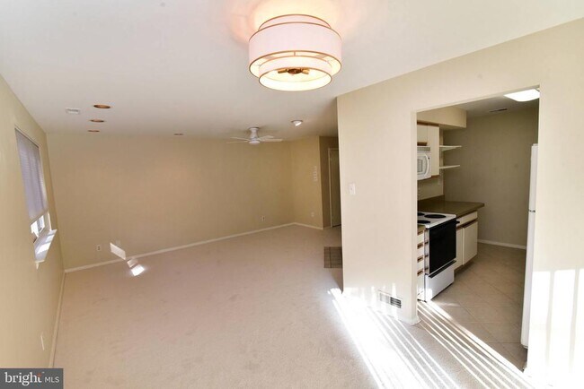 Building Photo - 201 Mulberry Cove