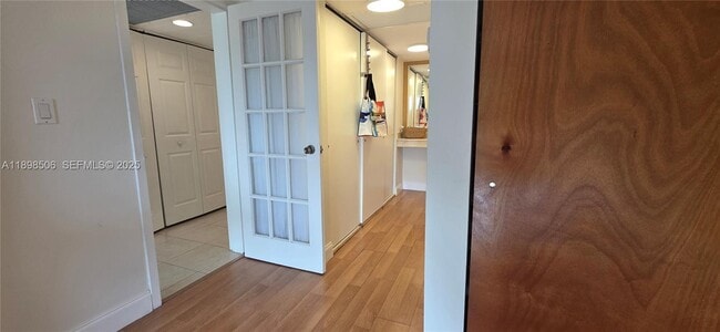 Building Photo - 1650 NE 115th St