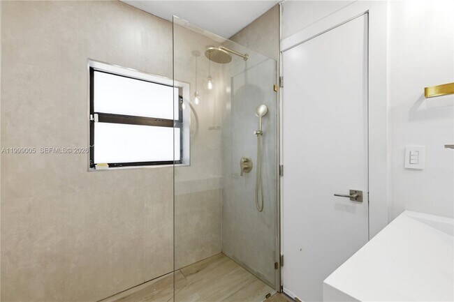 Building Photo - 86 NE 110th St