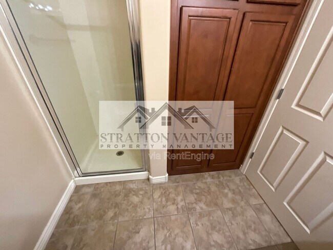 Building Photo - 5350 E Deer Valley Dr