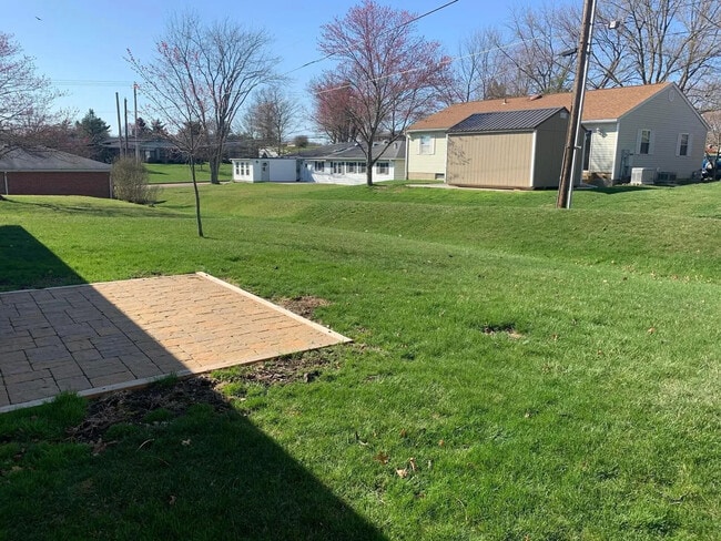 Building Photo - 5 Eastmoor Dr