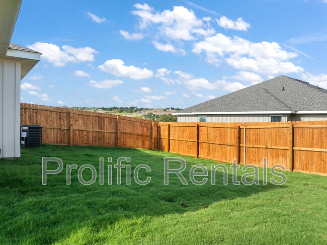 Building Photo - 102 Logan Ct