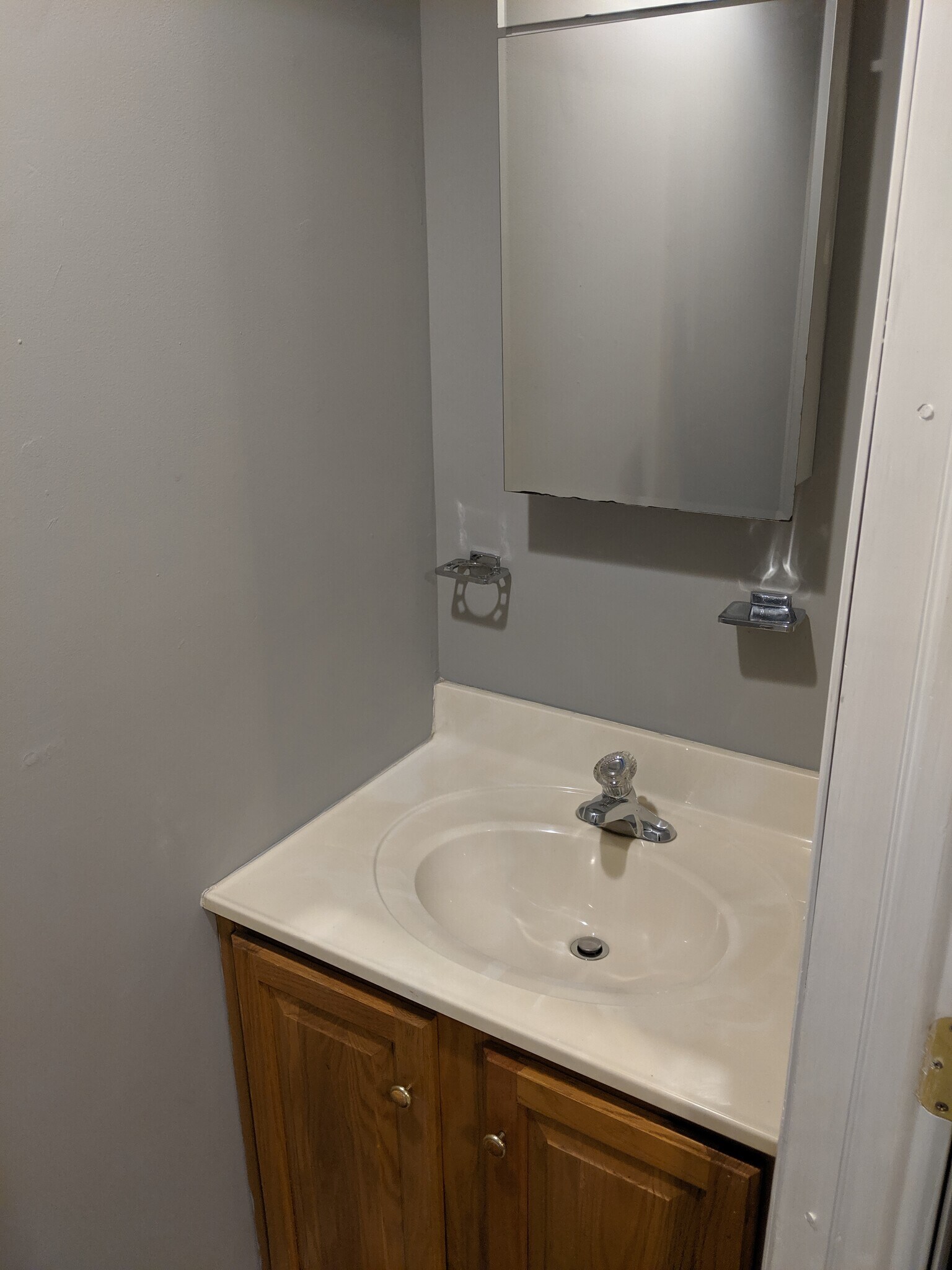 Building Photo - 357 Braeside Ave