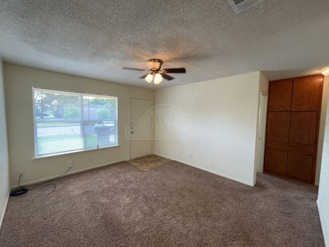 Building Photo - 1515 Janis Dr