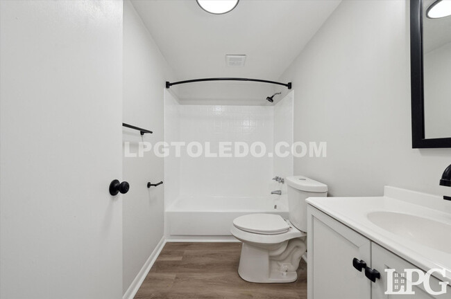 Building Photo - 1665 Brownstone Blvd
