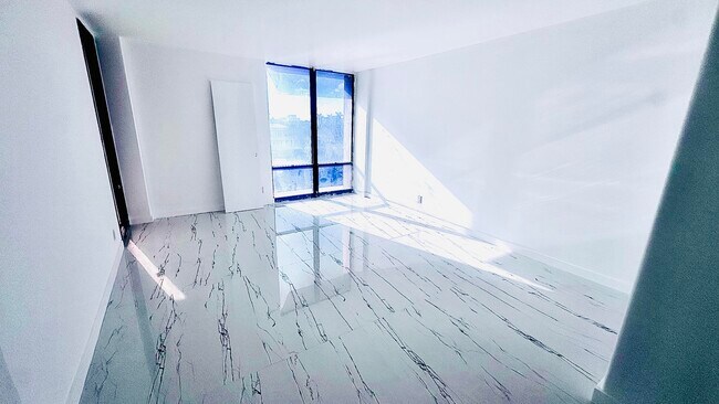 Building Photo - 1600 S Ocean Dr