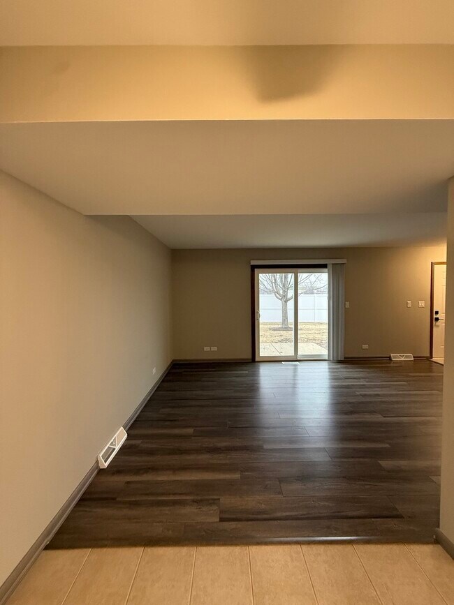 Building Photo - 53 Spuhler Dr