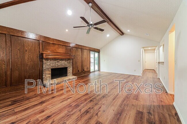 Building Photo - 1410 Nest Pl