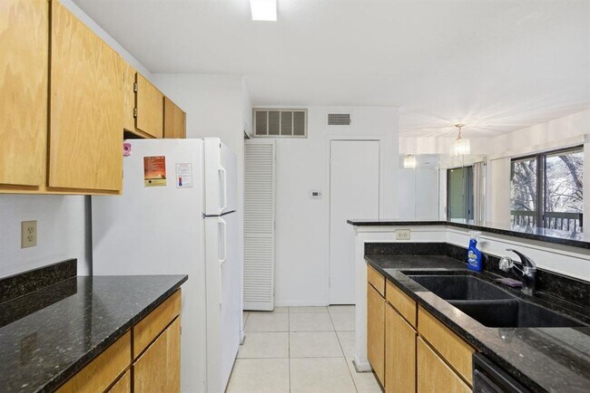 Building Photo - 4500 E Oltorf St