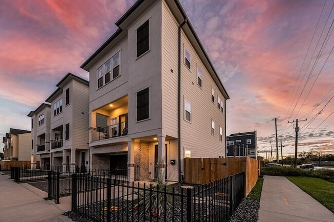 Building Photo - 2604 McIlhenny St