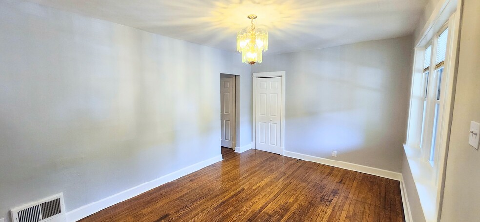 Building Photo - 5842 Goener Ave
