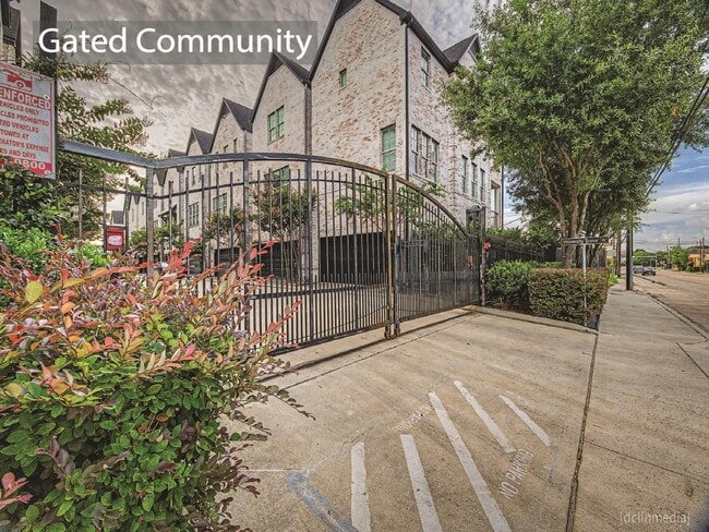 Building Photo - 4009 University Grove St