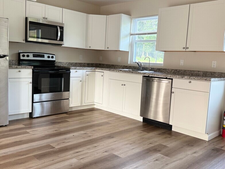 Kitchen - 14 US Highway 206