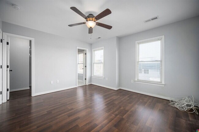 Building Photo - 931 W Leigh St