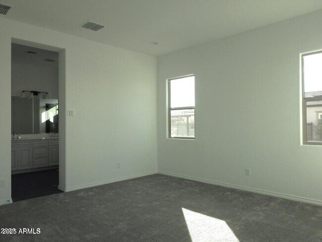 Building Photo - 479 E Watermelon Ln