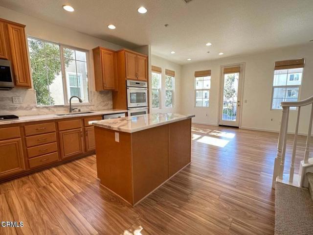 Building Photo - 1350 Bayside Cir