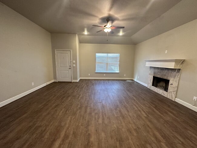 Building Photo - Wonderful 3/2/2 in a Cul-de-sac!!