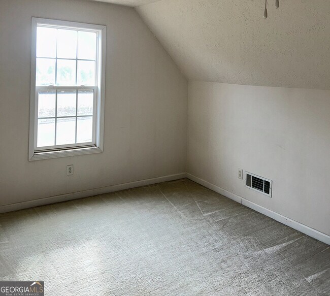 Building Photo - 20 Shenandoah Dr