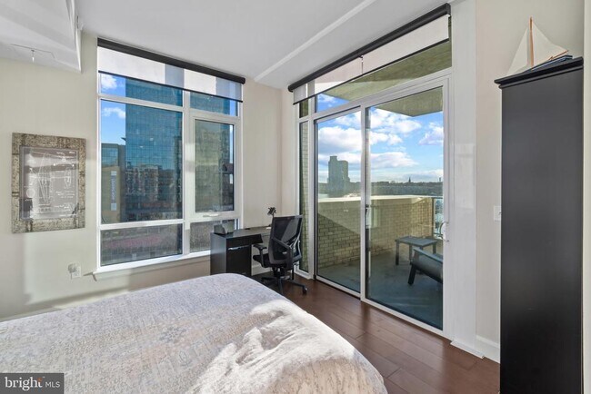 Building Photo - 1330 Lancaster St