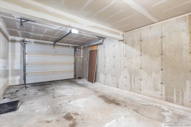 Building Photo - 67 Corning Rd