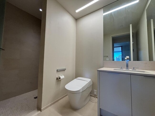 Building Photo - 1388 Ala Moana Blvd