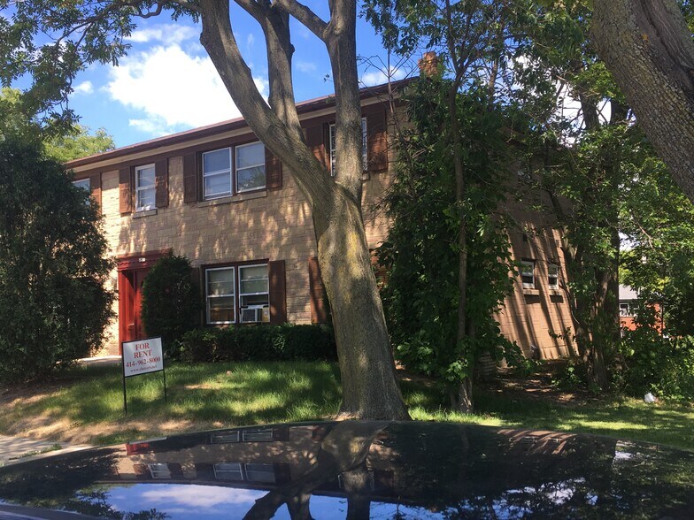 Primary Photo - 4820 W Forest Home Ave