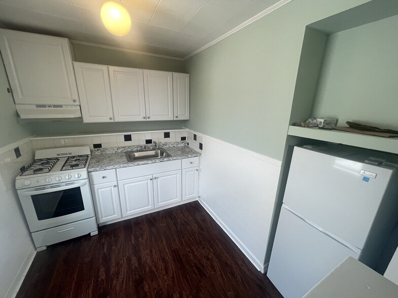 Building Photo - 80 Rockland St